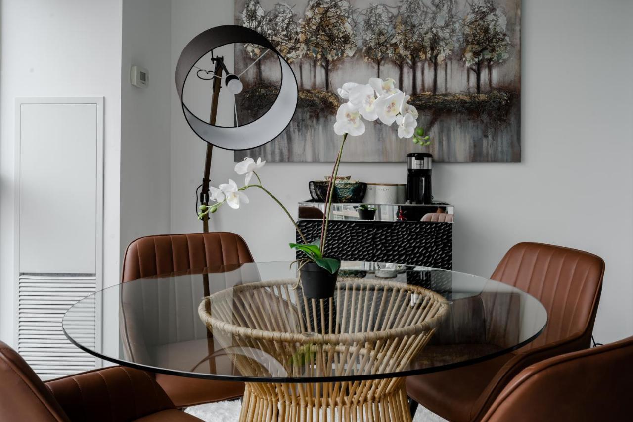 The Perfect Getaway Apartment Toronto Bagian luar foto