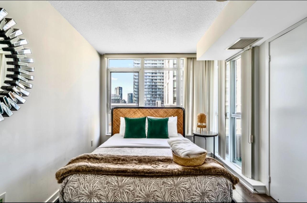 The Perfect Getaway Apartment Toronto Bagian luar foto